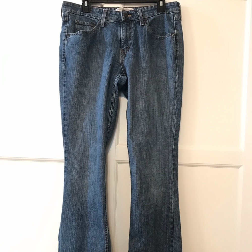 Levi’s misses 8 long jeans